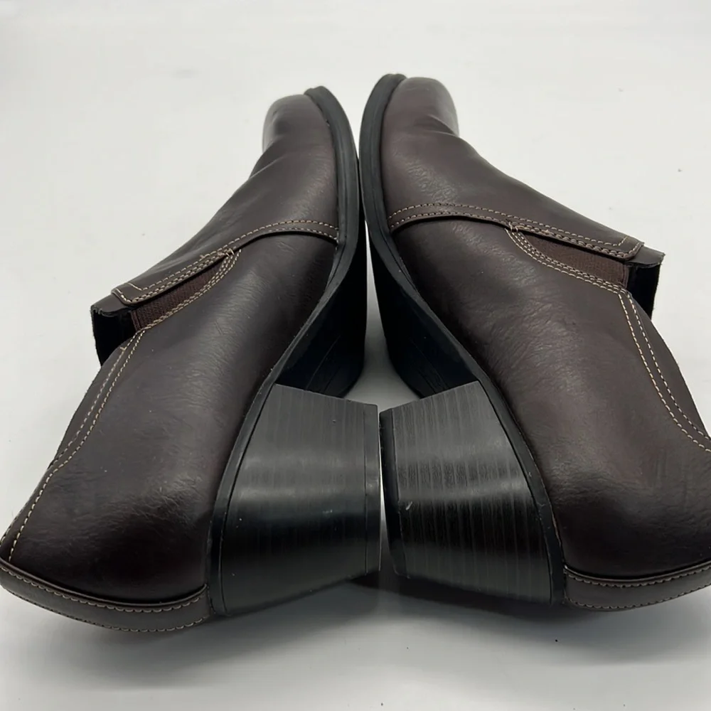 Natural Soul Brown Leather Ankle Booties size  10